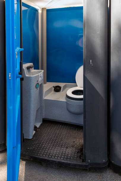 Best Porta potty delivery and setup  in Lindsay, TX